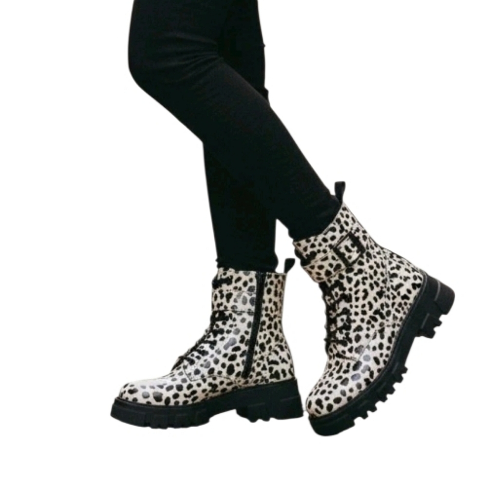 Levis Giselle Leather Leopard Combat Boots Stylish Black White Women's  7.5 NWOB